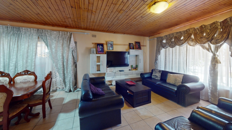 9 Bedroom Property for Sale in Firgrove Western Cape